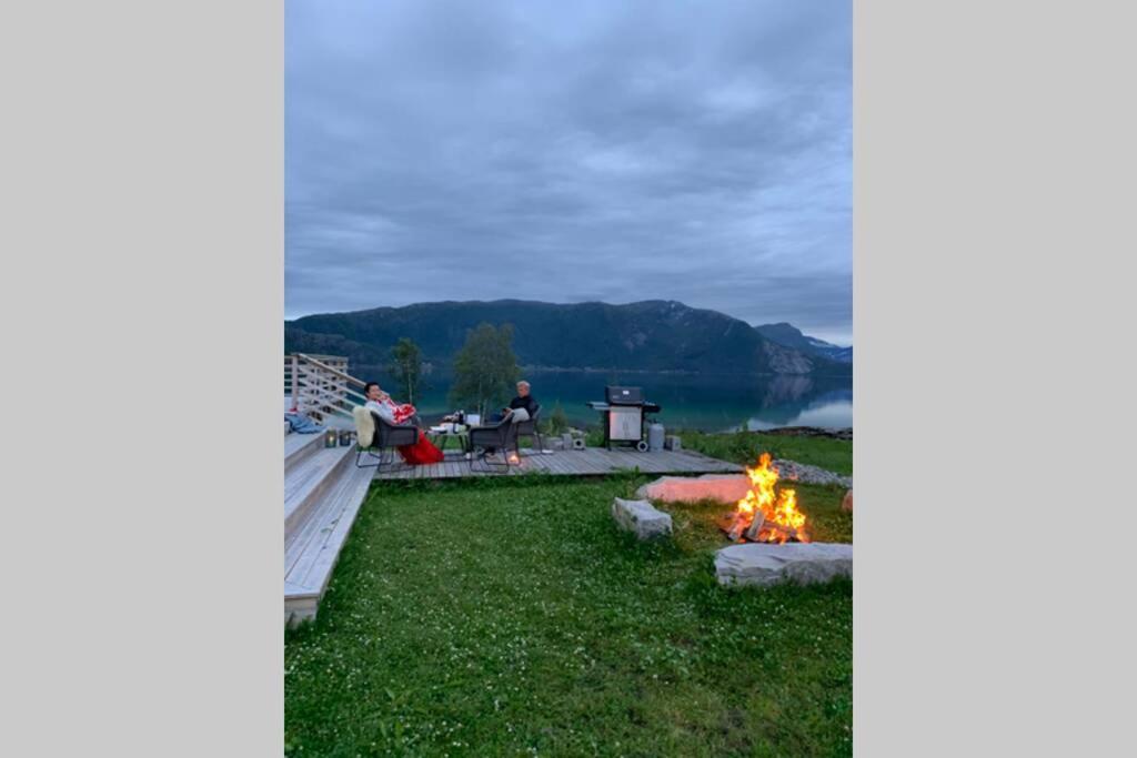 Efjord And Stetind Resort - Cabin Kobbernestinden Ballangen المظهر الخارجي الصورة