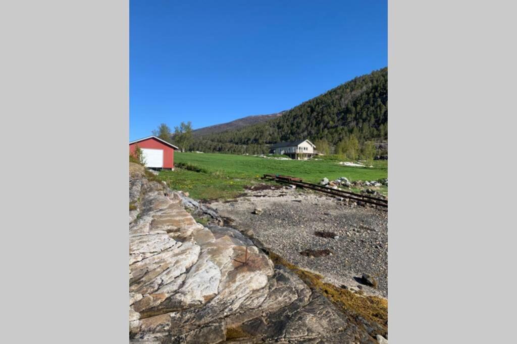Efjord And Stetind Resort - Cabin Kobbernestinden Ballangen المظهر الخارجي الصورة