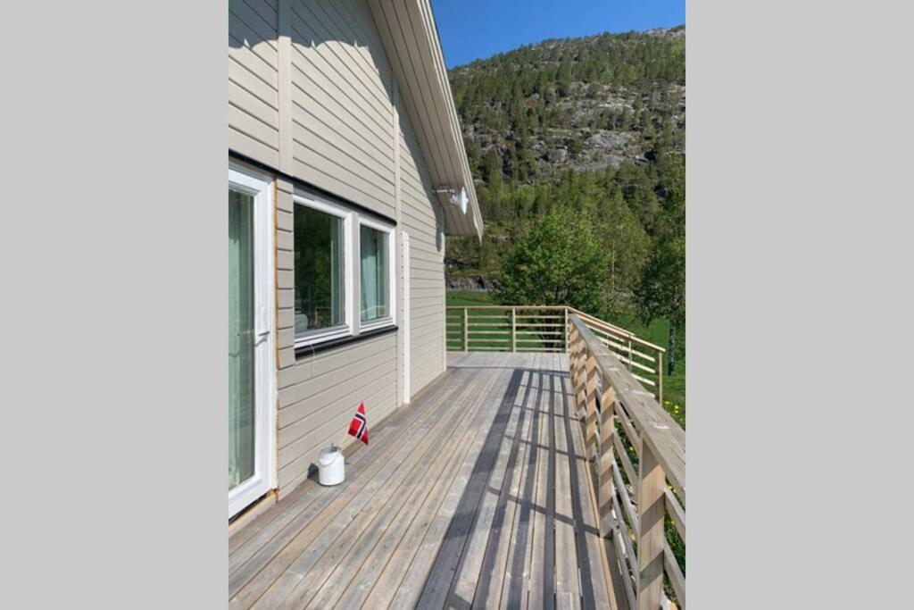Efjord And Stetind Resort - Cabin Kobbernestinden Ballangen المظهر الخارجي الصورة