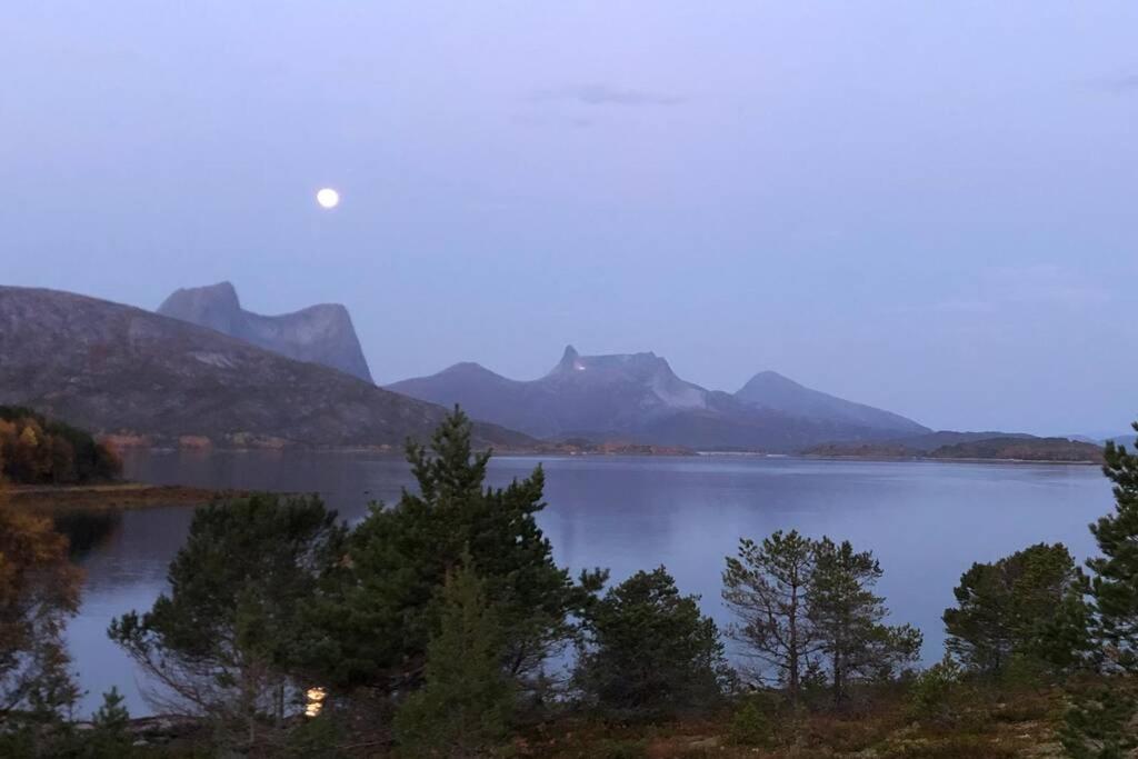 Efjord And Stetind Resort - Cabin Kobbernestinden Ballangen المظهر الخارجي الصورة