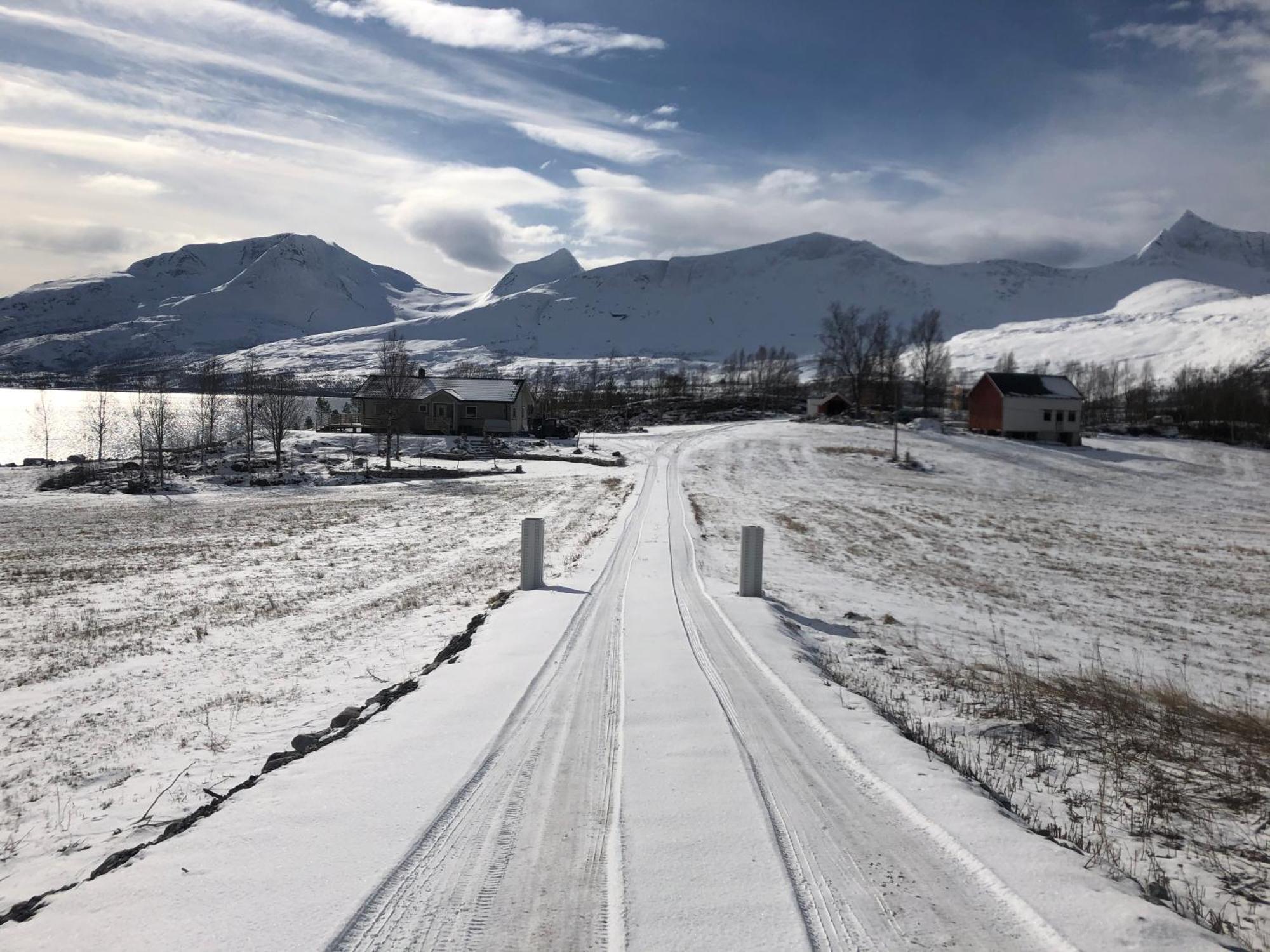 Efjord And Stetind Resort - Cabin Kobbernestinden Ballangen المظهر الخارجي الصورة